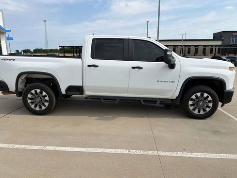Used 2022 Chevrolet Silverado 2500 Custom w/ Custom Value Package AWD/4WD image 1