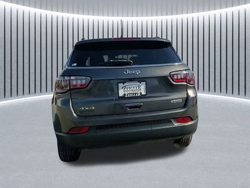 Used 2023 Jeep Compass Latitude image 12