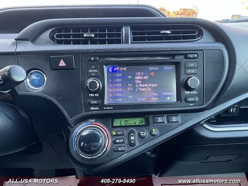 Used 2014 Toyota Prius C Four image 27