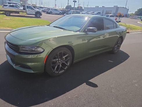 Used 2021 Dodge Charger SXT w/ Blacktop Package RWD image 4