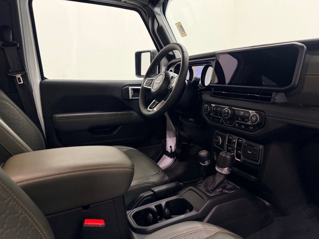 Used 2024 Jeep Wrangler High Altitude AWD/4WD image 17