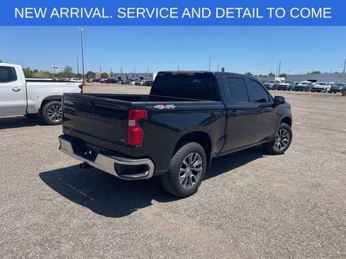 Used 2024 Chevrolet Silverado 1500 LT AWD/4WD image 8