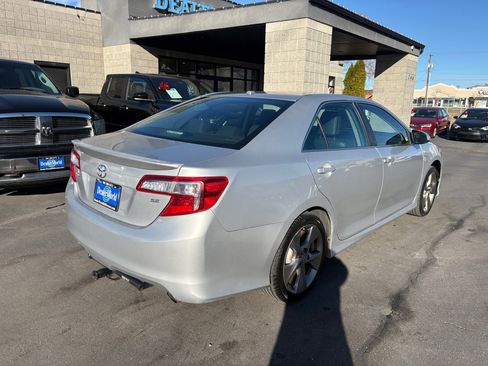 Used 2014 Toyota Camry SE image 6
