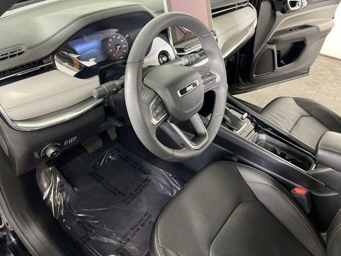 Used 2023 Jeep Compass Limited AWD/4WD image 11