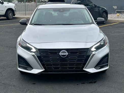 Used 2024 Nissan Altima 2.5 SV FWD image 8