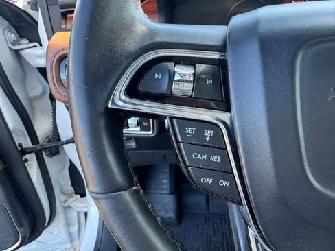 Used 2022 Lincoln Nautilus Reserve w/ Luxury Package image 26