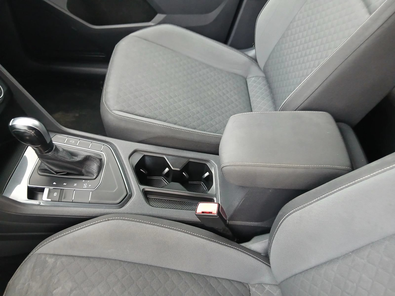 Used 2021 Volkswagen Tiguan S FWD image 13