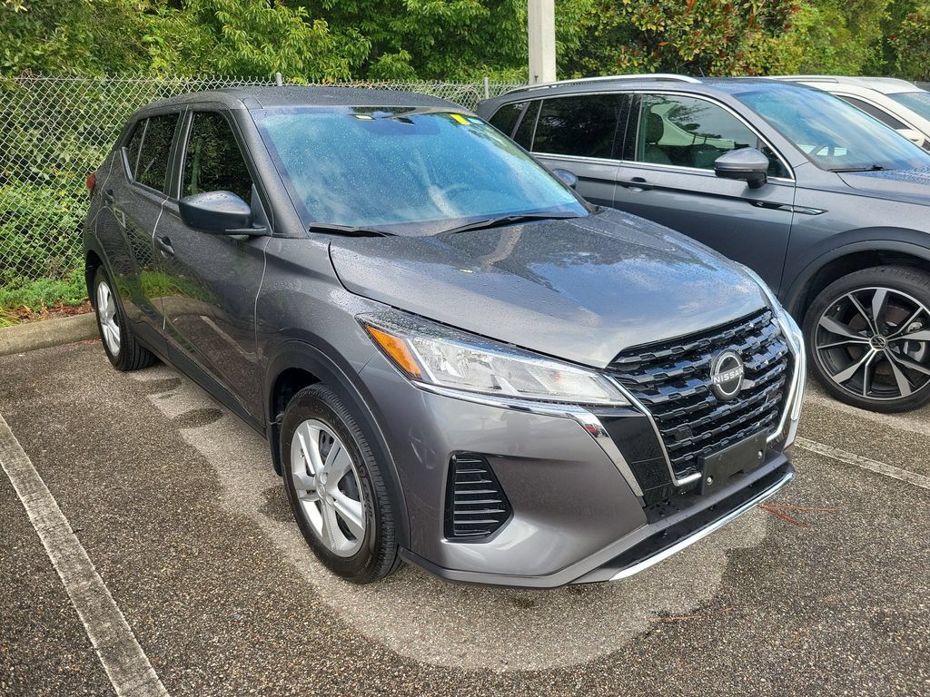 Used 2025 Nissan Kicks Play S FWD image 2