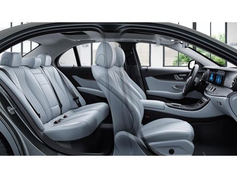 Used 2023 Mercedes-Benz E 450 4MATIC Sedan image 6