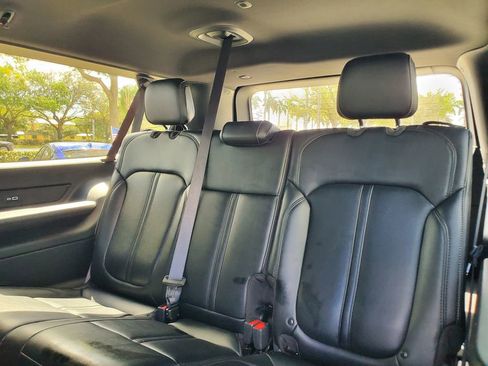 Used 2024 Jeep Wagoneer L Series II image 14