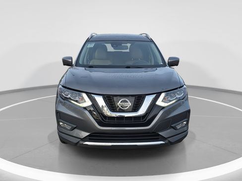 Used 2017 Nissan Rogue SL w/ SL Premium Package image 2