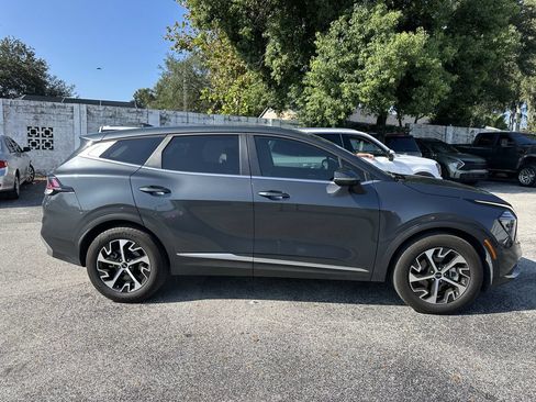 Used 2025 Kia Sportage EX FWD image 4