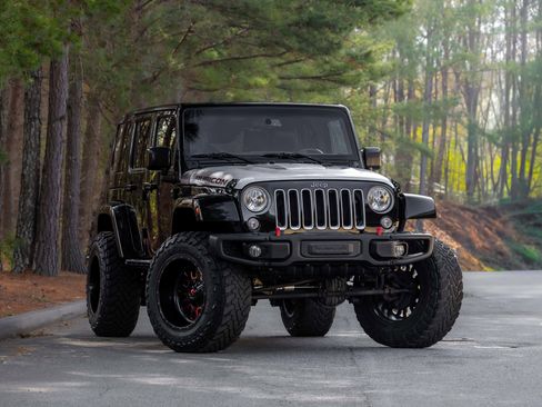 Used 2017 Jeep Wrangler Unlimited Rubicon image 1