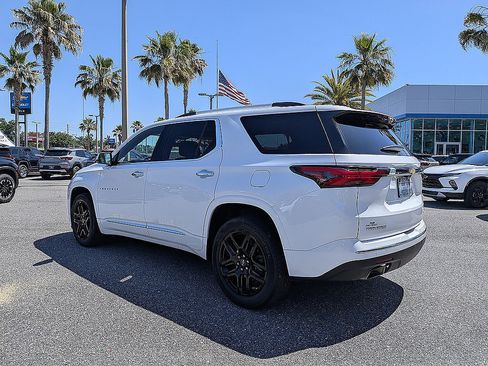 Certified 2023 Chevrolet Traverse Premier FWD image 5