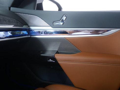 New 2026 BMW 740i xDrive AWD/4WD image 25