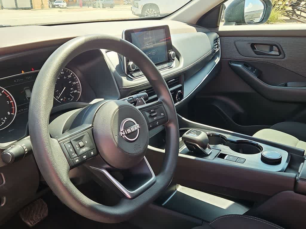 Used 2023 Nissan Rogue S AWD/4WD image 10