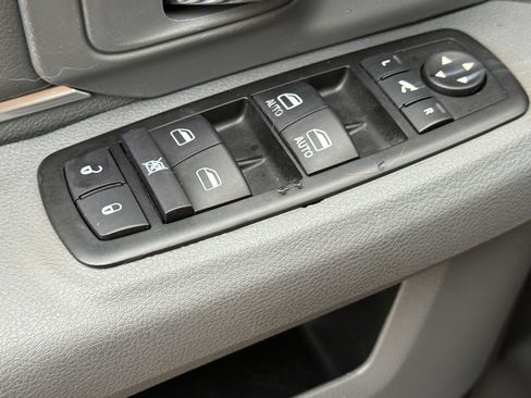 Used 2014 RAM 1500 Lone Star RWD image 25