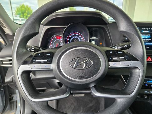 Used 2021 Hyundai Elantra SEL FWD image 25