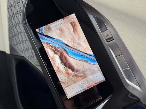 Used 2023 BMW i7 xDrive60 w/ Executive Package 2 image 42