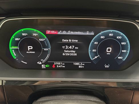 Used 2024 Audi Q8 e-tron Premium Plus w/ Premium Plus Package AWD/4WD image 22