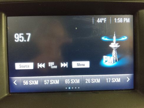 Used 2017 GMC Acadia SLE AWD/4WD image 25