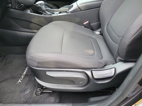 Certified 2024 Hyundai Tucson SE image 17