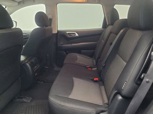 Used 2020 Nissan Pathfinder S FWD image 18
