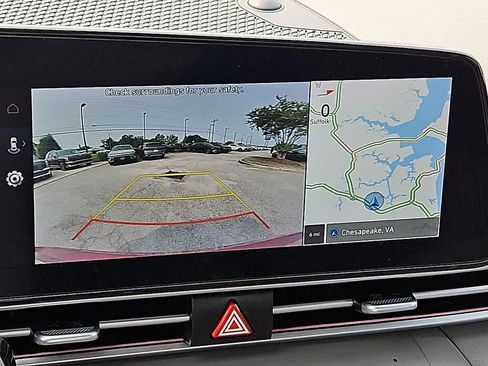 Used 2024 Hyundai Elantra SEL FWD image 16