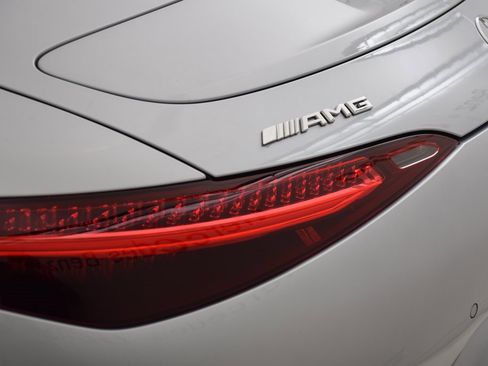 Used 2025 Mercedes-Benz SL 55 AMG 4MATIC image 13