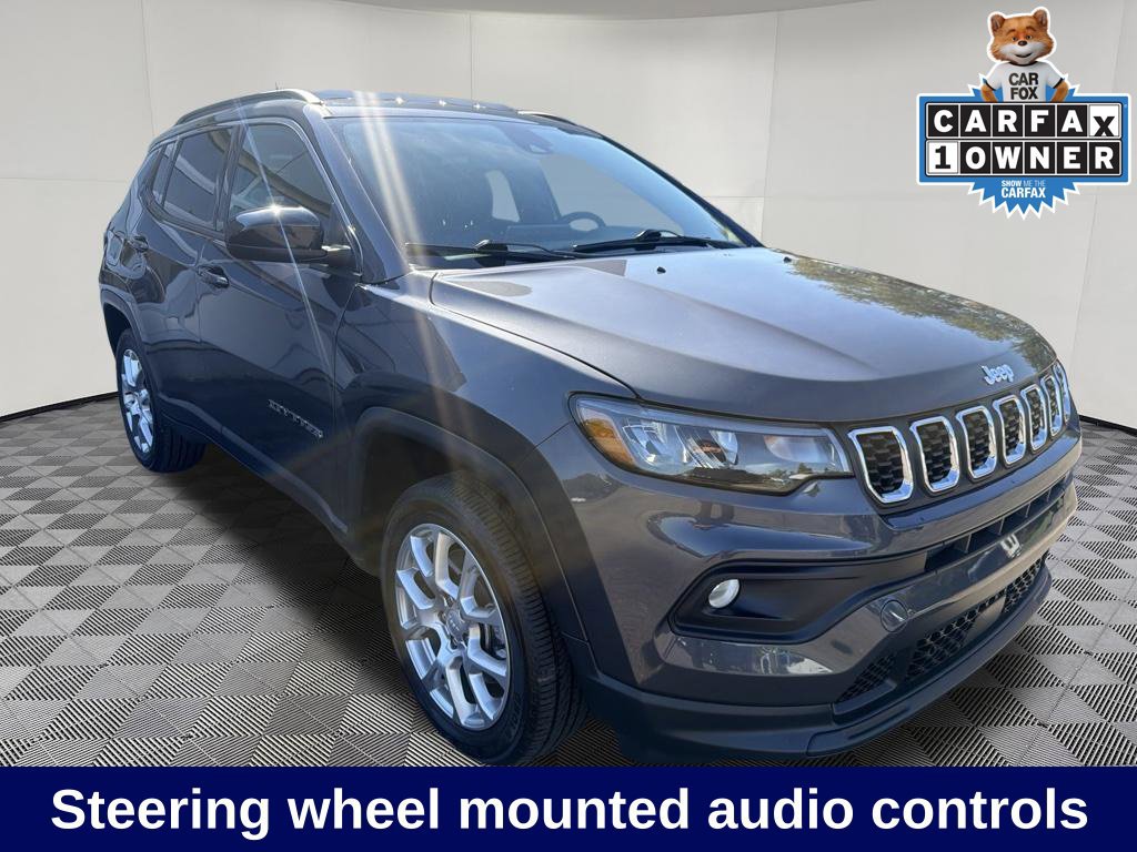 Used 2024 Jeep Compass Latitude AWD/4WD image 9