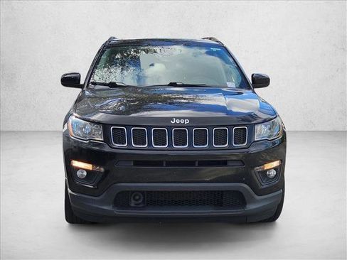 Used 2020 Jeep Compass Latitude image 2