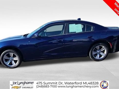 Used 2015 Dodge Charger SXT image 5