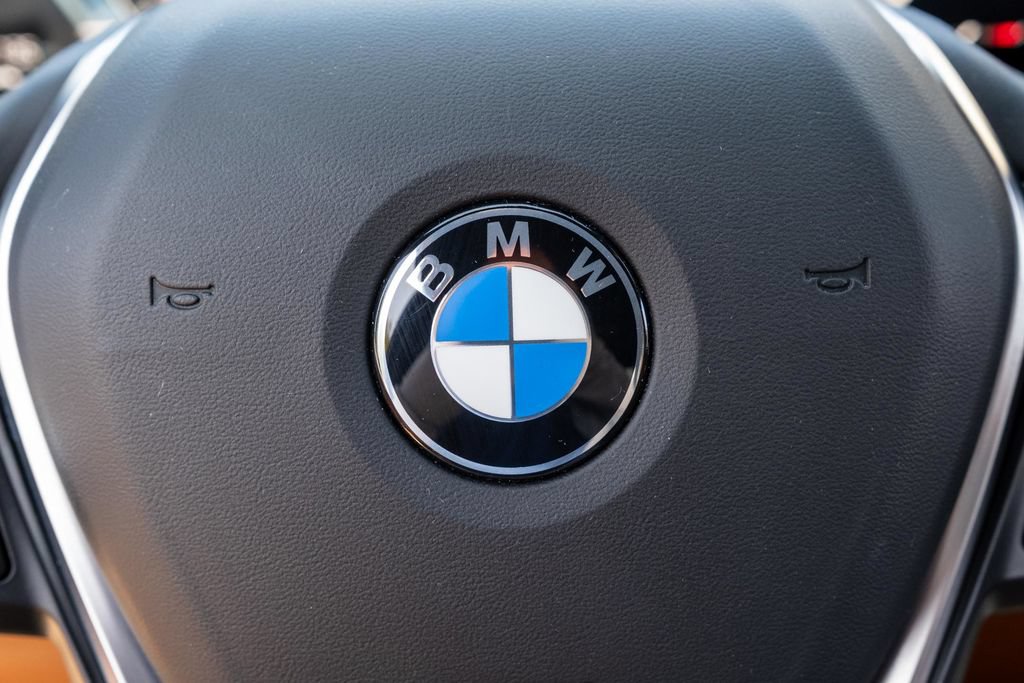 Used 2024 BMW 330i Sedan w/ Premium Package RWD image 21