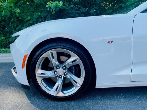 Used 2022 Chevrolet Camaro SS RWD image 7
