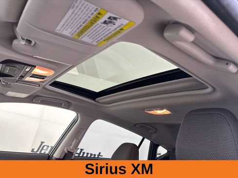 Used 2024 Subaru Crosstrek 2.0i Premium image 10