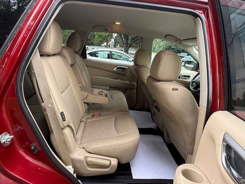 Used 2018 Nissan Pathfinder SV w/ Cargo Package FWD image 13