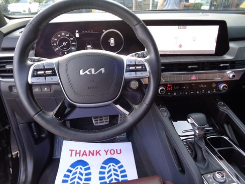 Used 2024 Kia Telluride SX image 11