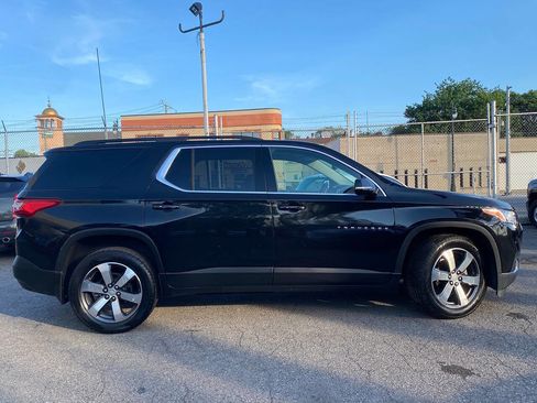 Used 2019 Chevrolet Traverse LT w/ LT Premium Package image 7
