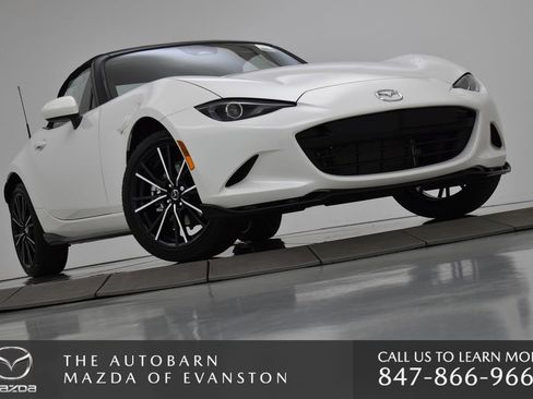 New 2025 MAZDA MX-5 Miata Grand Touring w/ Appearance Package image 3