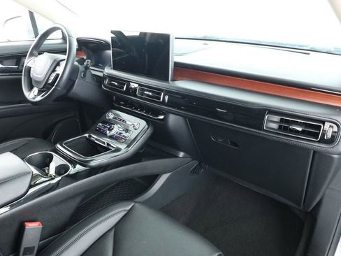 Used 2021 Lincoln Nautilus Reserve image 24