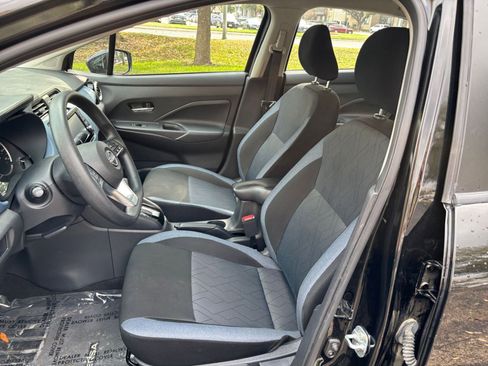 Used 2025 Nissan Versa SV image 31