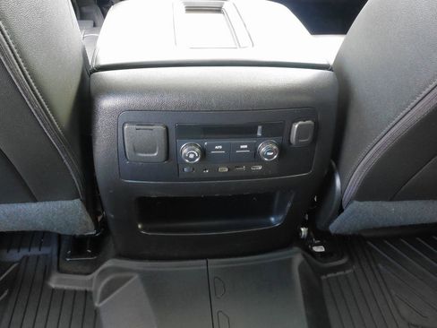 Used 2018 Chevrolet Tahoe LT image 21