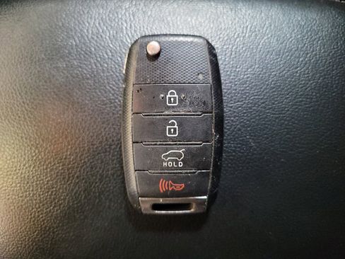 Used 2018 Kia Soul + FWD image 32