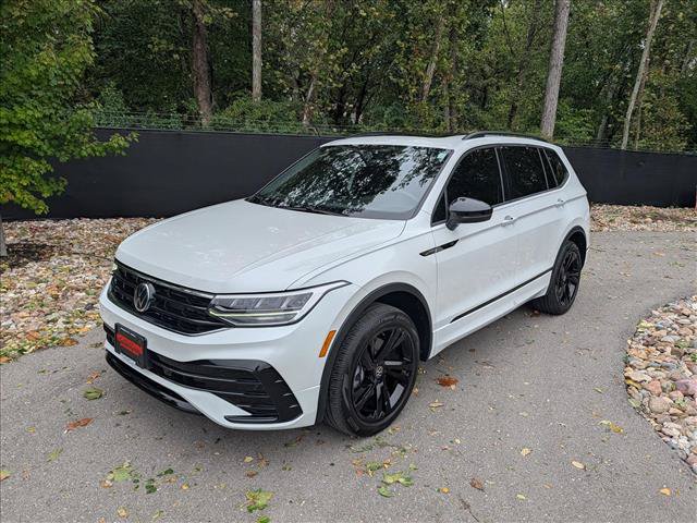 Used 2024 Volkswagen Tiguan SE R-Line AWD/4WD image 1