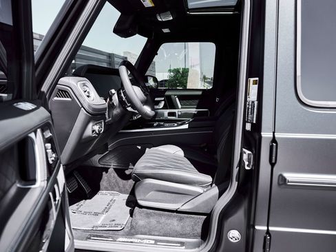 Used 2025 Mercedes-Benz G 63 AMG 4MATIC image 32