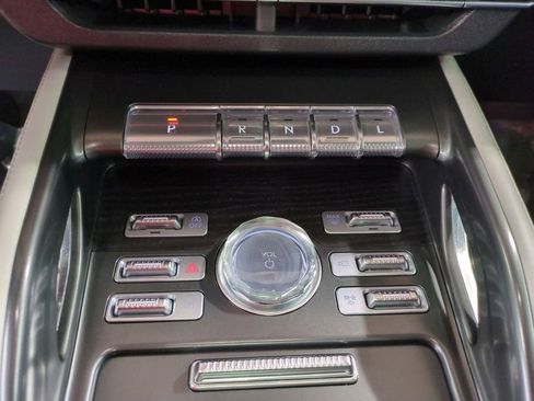 Certified 2024 Lincoln Nautilus Reserve w/ Equipment Group 202A AWD/4WD image 23