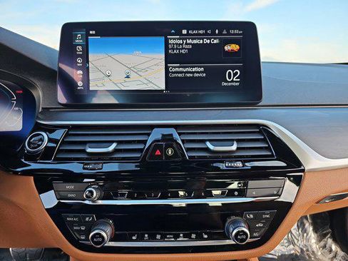 Certified 2023 BMW 530e w/ M Sport Package image 20