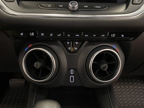 Used 2023 Chevrolet Blazer LT FWD image 32