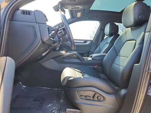 Certified 2024 Porsche Cayenne image 5