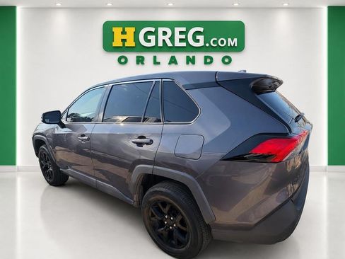 Used 2022 Toyota RAV4 LE FWD image 2